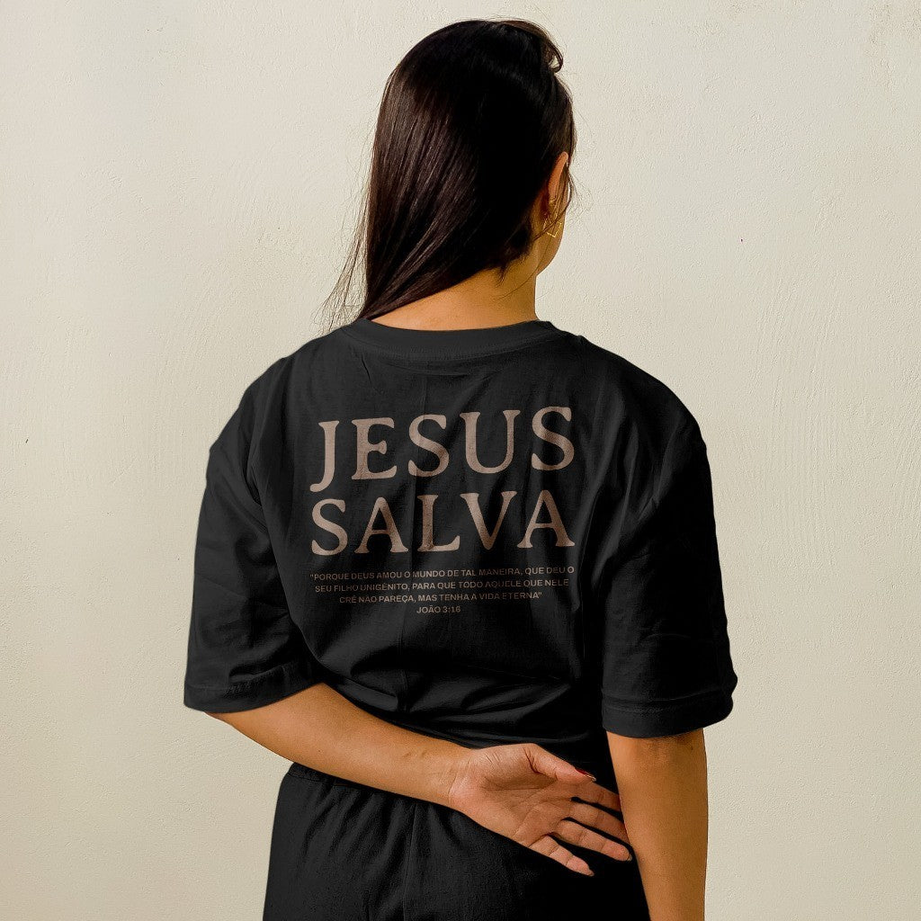 Camiseta Regular JESUS SALVA - DROP