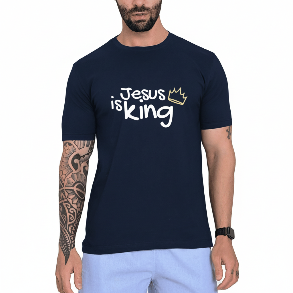 Camiseta Regular Jesus Is King